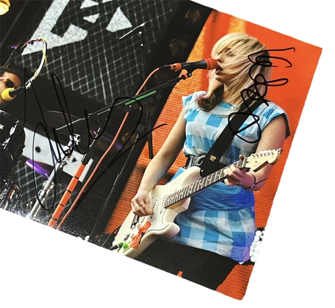 Jules De Martino, Katie White — Jules De Martino & Katie White "The Ting Tings" Signed Autograph 8x10 Photo RARE, изображение 2