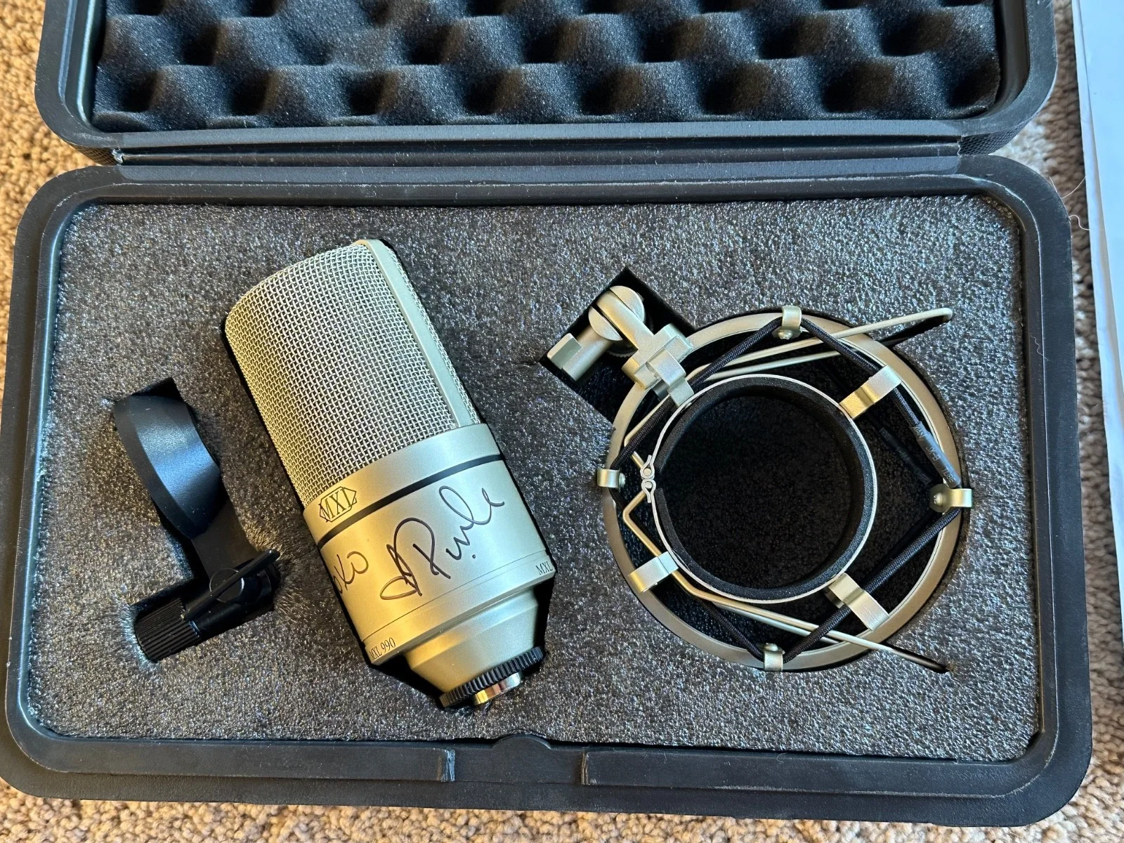 MIXL Microphone signed by Pink, image 2