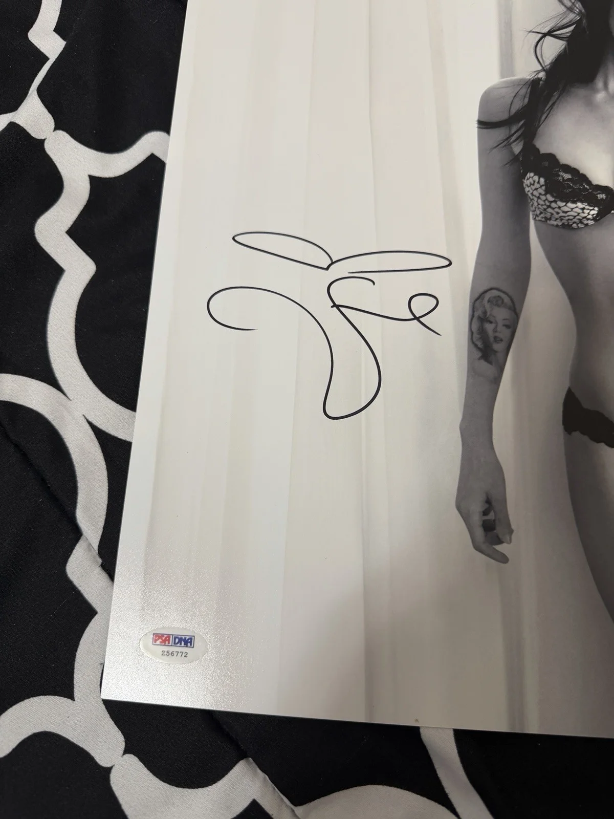 Megan Fox — MEGAN FOX SIGNED AUTOGRAPHED SEXY 11x14 PHOTO w/COA PSA GORGEOUS RARE!! 😍, изображение 2