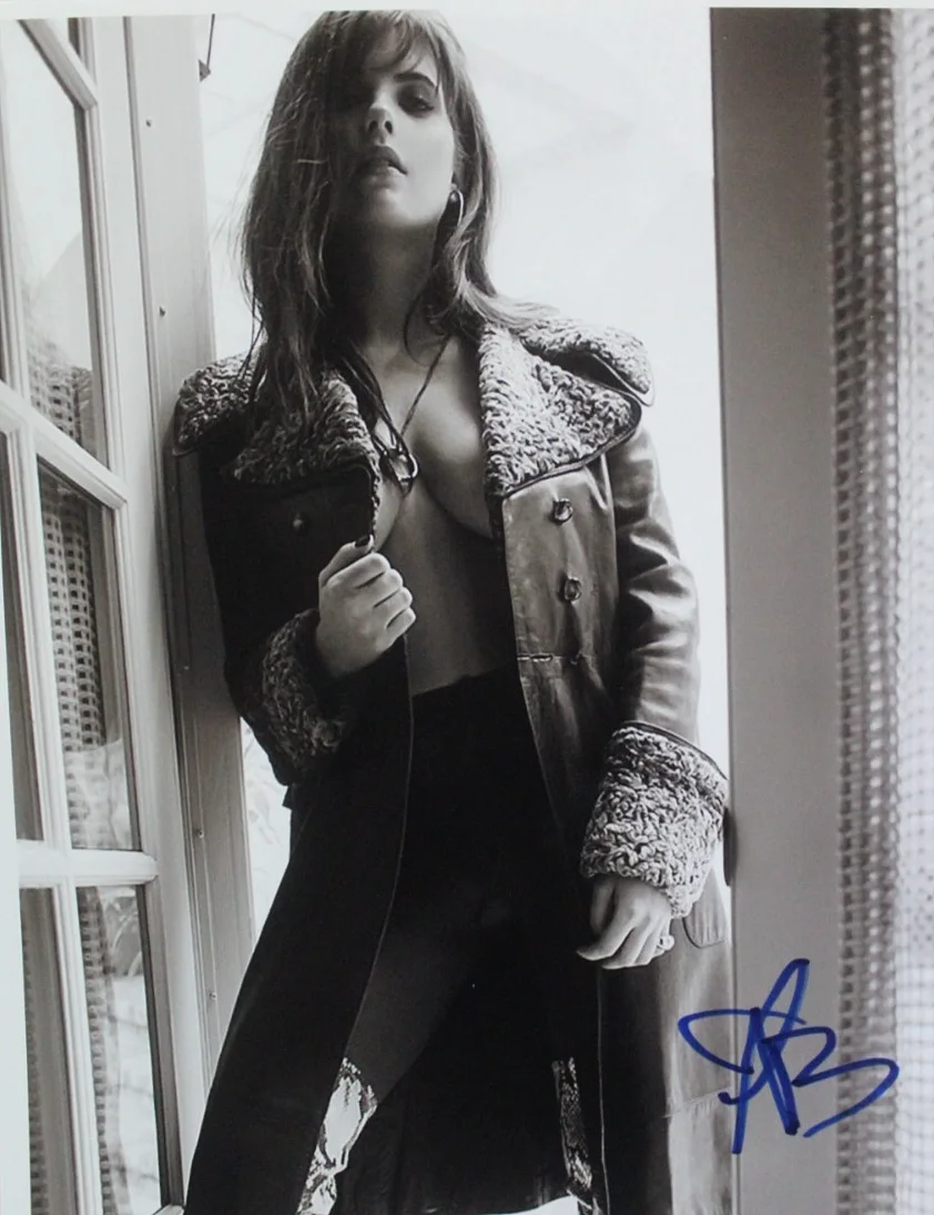 Ashley Benson — Signed Photo - 8x10 - Ashley Benson, Model/Actress - Pretty Little Liars +COA