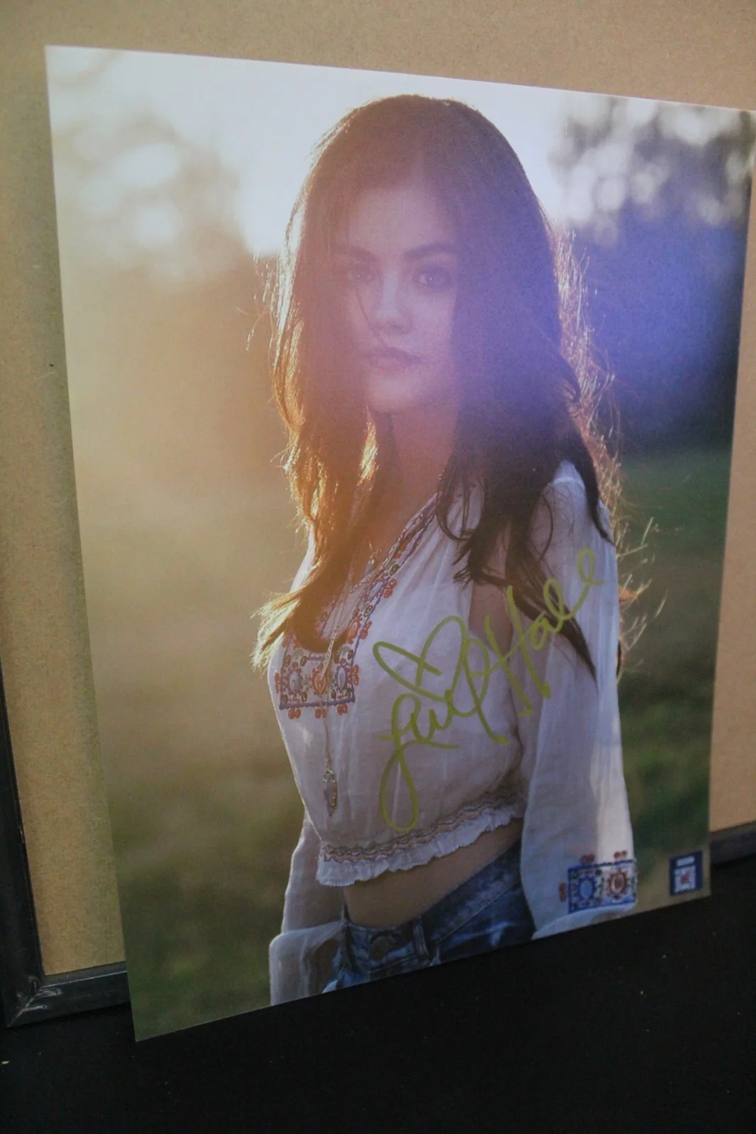 Lucy Hale — Signed Photo - 8x10 - Lucy Hale, Model/Actress - Pretty Little Liars +COA, изображение 4