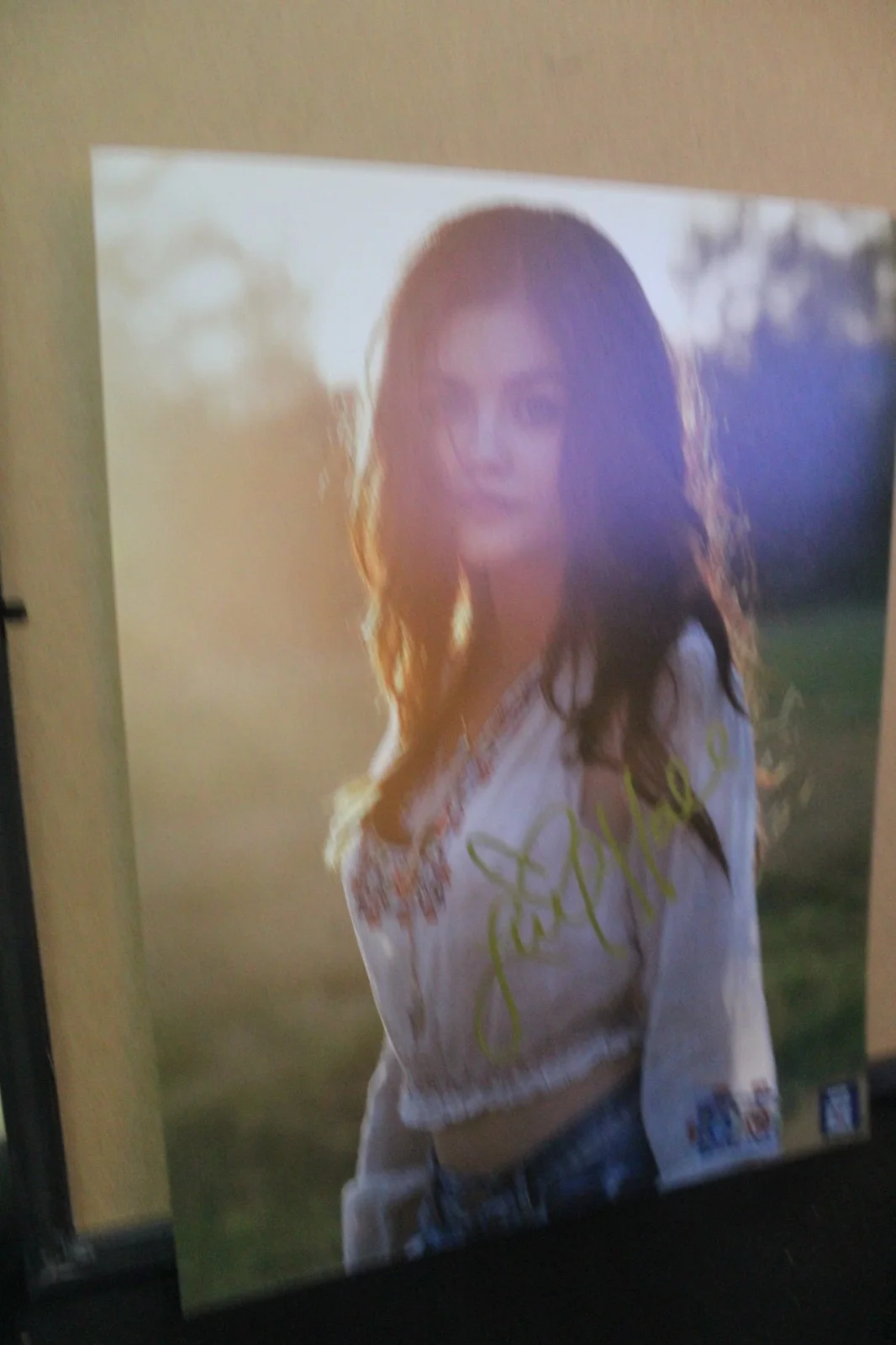 Lucy Hale — Signed Photo - 8x10 - Lucy Hale, Model/Actress - Pretty Little Liars +COA, изображение 5
