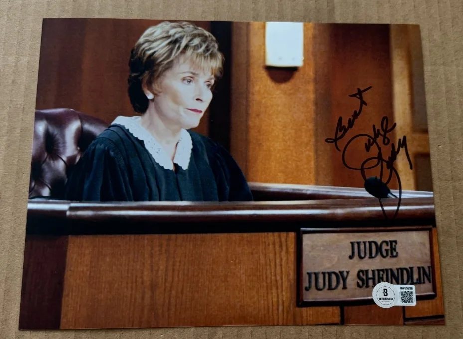 JUDY SHEINDLIN — JUDY SHEINDLIN SIGNED JUDGE JUDY 8X10 PHOTO BECKETT COA AUTHENTIC #5