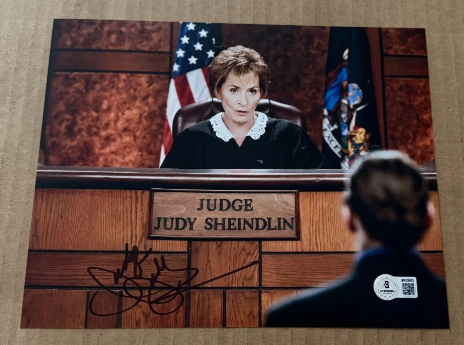 JUDY SHEINDLIN — JUDY SHEINDLIN SIGNED JUDGE JUDY 8X10 PHOTO BECKETT COA AUTHENTIC #3