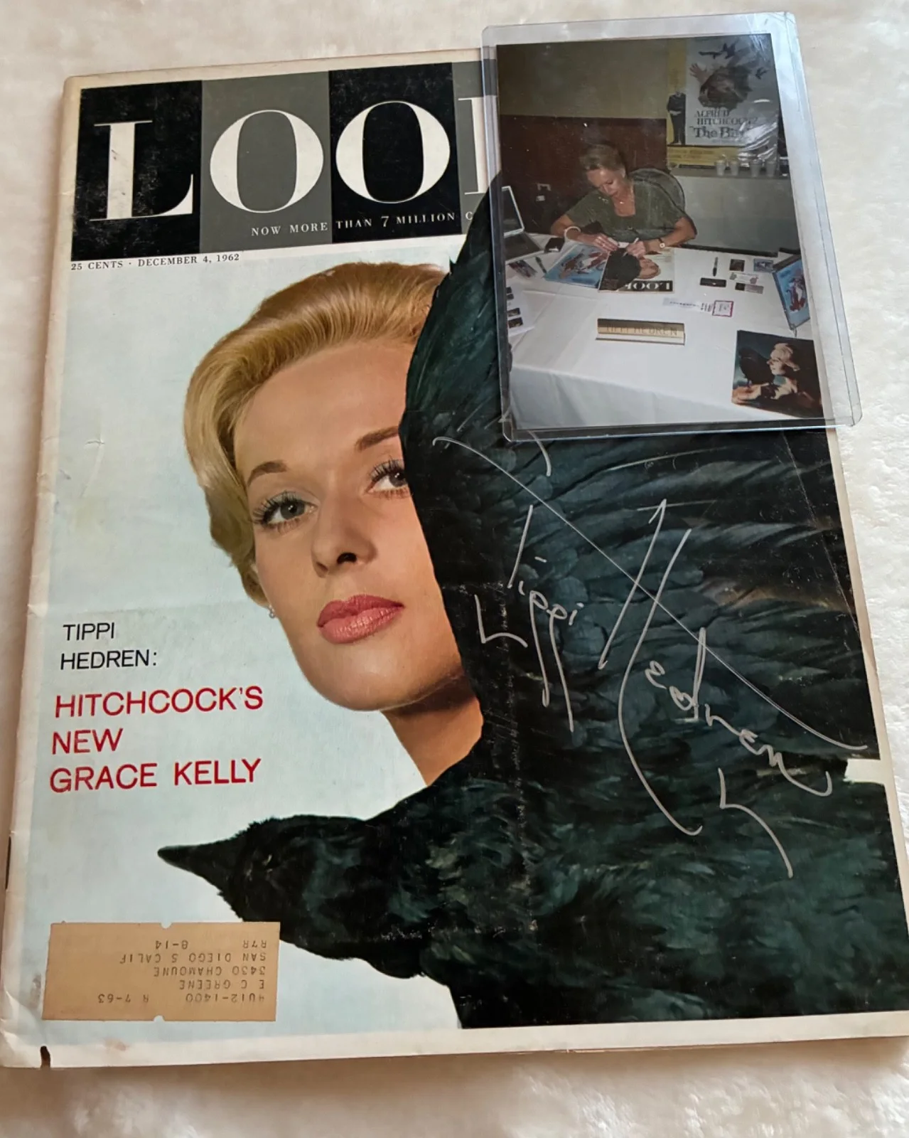 Tippi Hedren — TIPPI HEDREN Signed 1962 LOOK Magazine THE BIRDS Hitchcock - w/ PROOF PHOTO, изображение 5