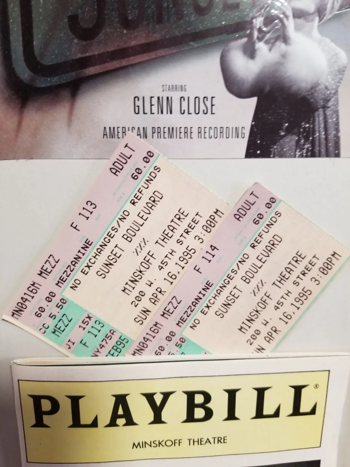 Sunset Blvd Glenn Close Signed Autographed Promotional Playbill and Ephemera, изображение 5