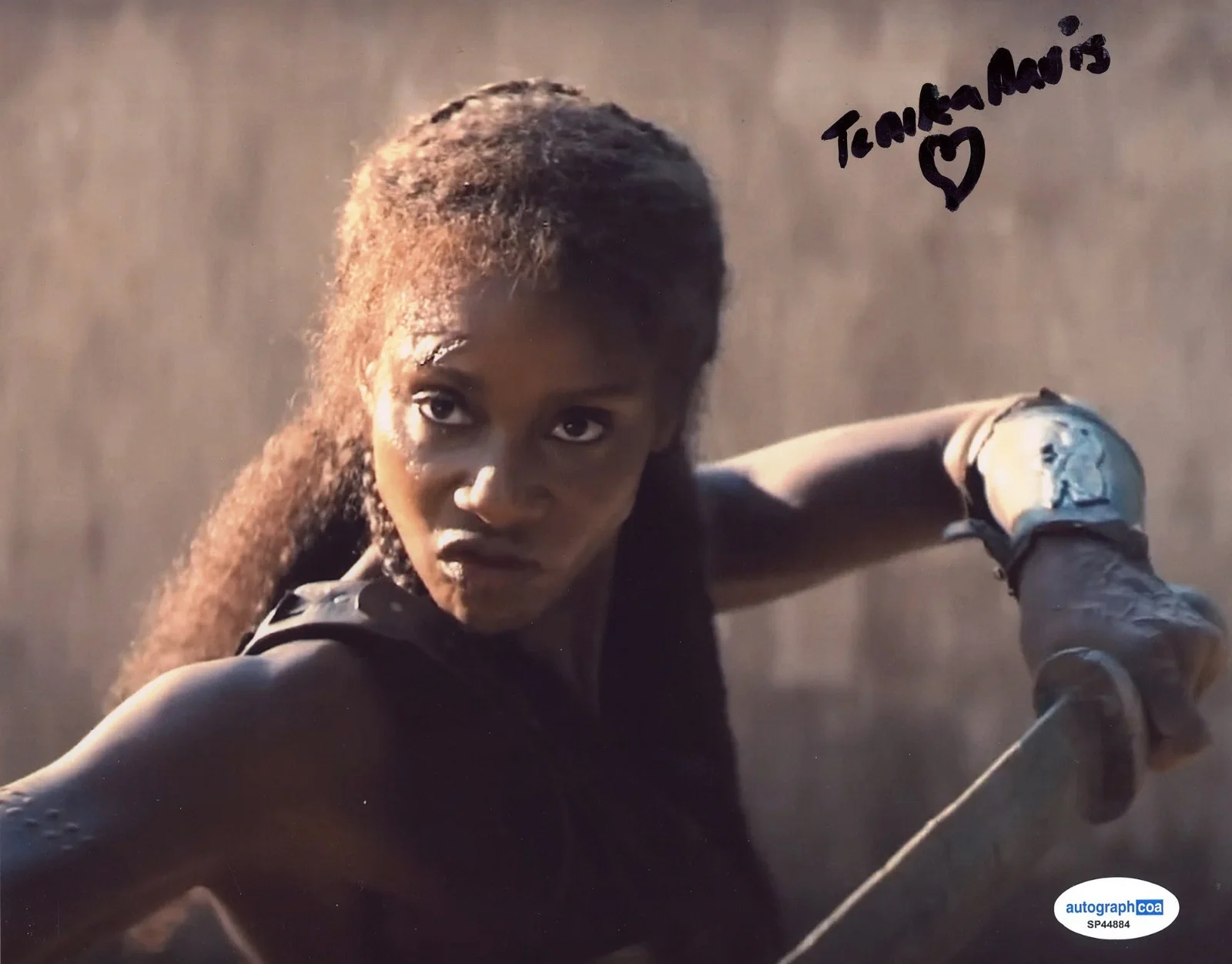 Tenika Davis — Tenika Davis signed "SPARTACUS: HOUSE OF ASHUR" 8x10 Photo PROOF b Achillia ACOA, изображение 4