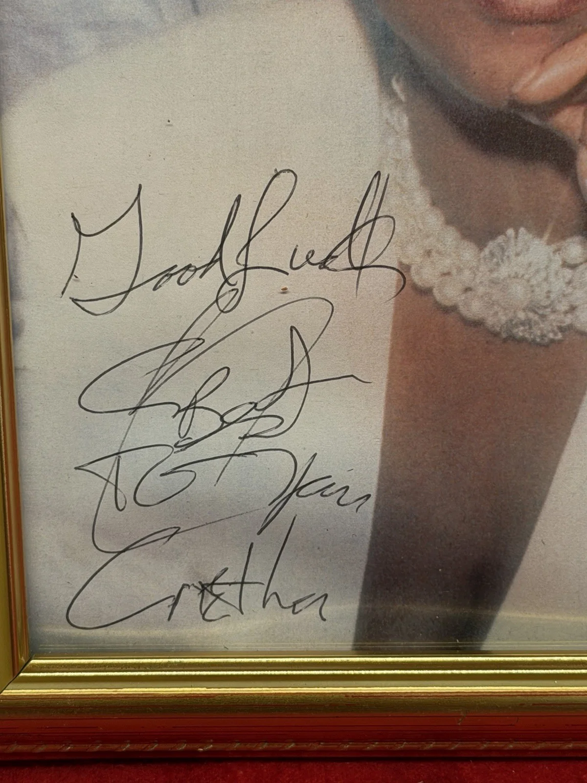 VINTAGE ARETHA FRANKLIN AUTOGRAPHED PHOTOGRAPH (FRAMED), image 2