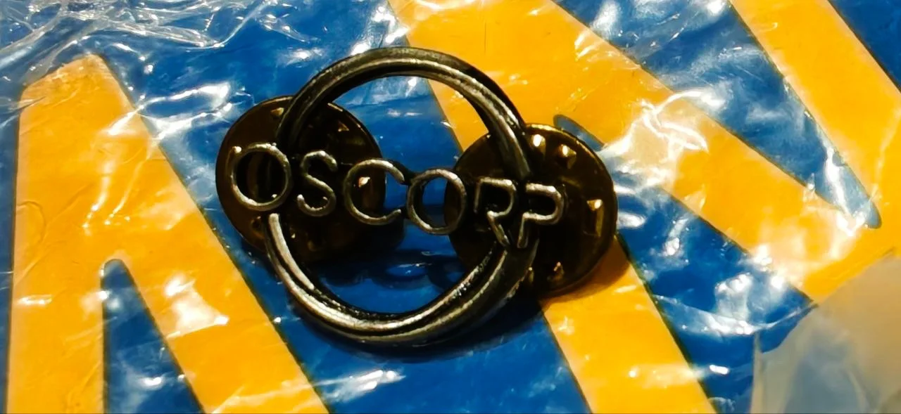 Marvel Spiderman 2 oscorp prop badge metal with coa, image 2