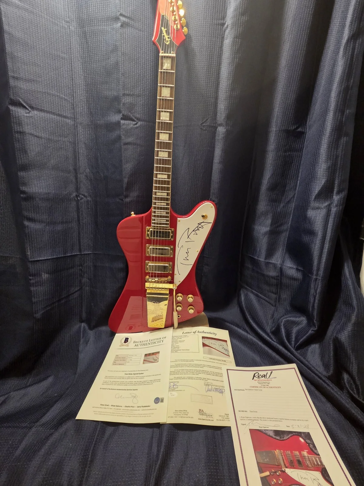 Autographed Tom Petty Guitar(MINT)... 3 Full Letter Certs(Beckett/JSA/Epperson), image 3