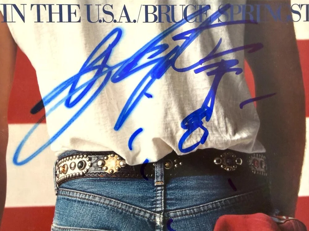 Bruce Springsteen — Bruce Springsteen Signed Autograph Born in the USA Album w/ Guitar Sketch JSA, изображение 3