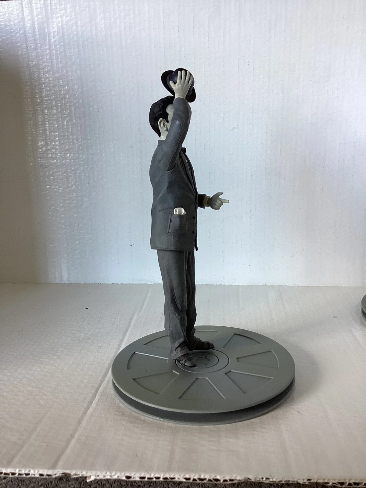 Movie Icons Stan Laurel & Oliver Hardy Figures on Film Reels by SD Toys, изображение 4