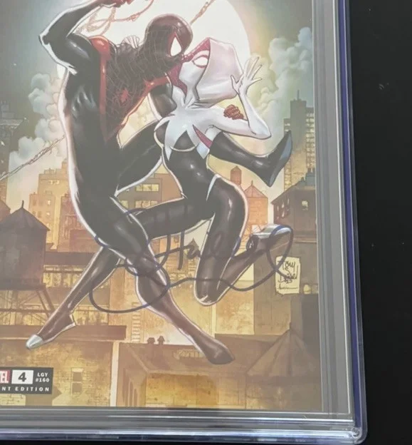 Hailee Steinfeld — HAILEE STEINFELD SIGNED SPIDER-MAN #4 COMIC CGC 9.0, image 2
