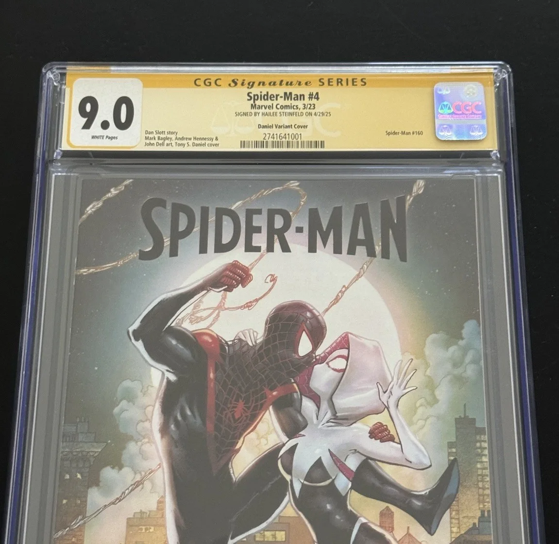 Hailee Steinfeld — HAILEE STEINFELD SIGNED SPIDER-MAN #4 COMIC CGC 9.0, image 3