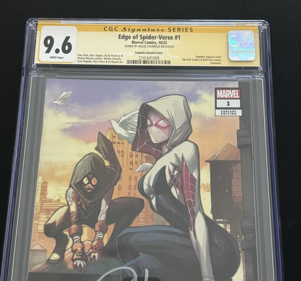 Hailee Steinfeld — HAILEE STEINFELD SIGNED EDGE OF SPIDER-VERSE #1 COMIC CGC 9.6, image 2