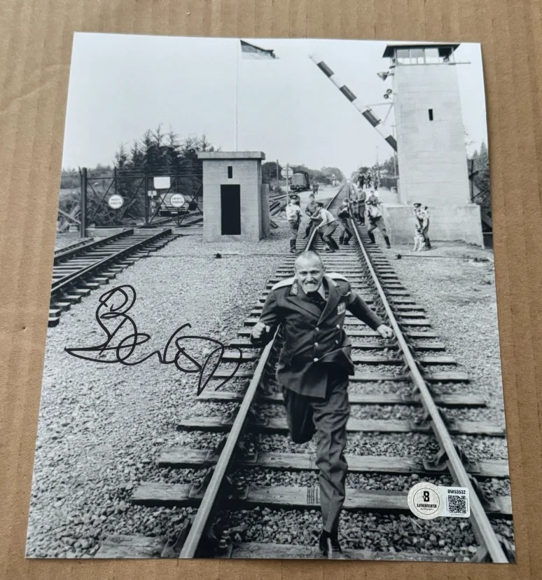 STEVEN BERKOFF — STEVEN BERKOFF SIGNED JAMES BOND OCTOPUSSY 8X10 PHOTO BECKETT BAS
