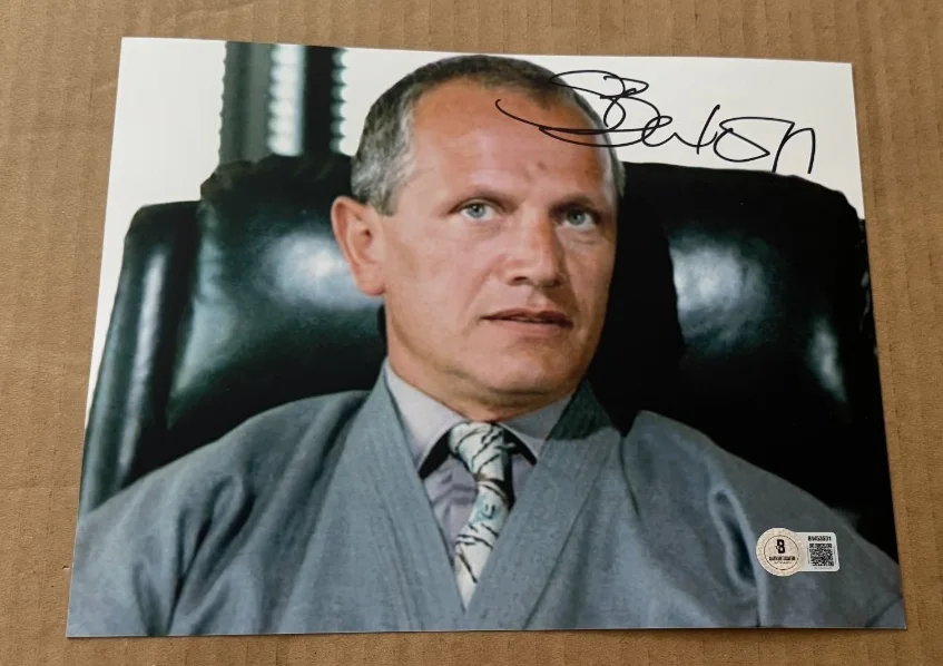STEVEN BERKOFF — STEVEN BERKOFF SIGNED BEVERLY HILL COP VICTOR MAITLAND 8X10 PHOTO BECKETT BAS