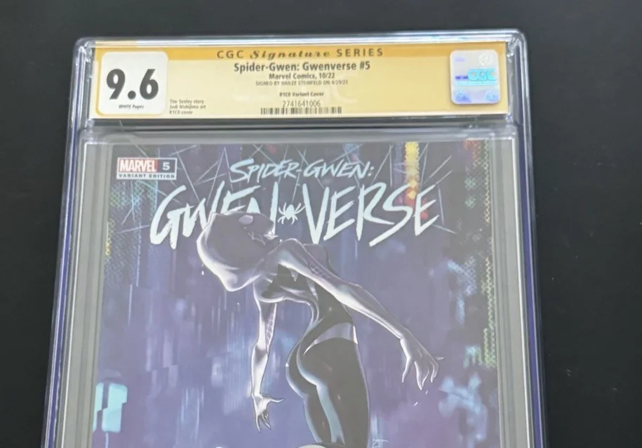 Hailee Steinfeld — HAILEE STEINFELD SIGNED SPIDER-GWEN GWENVERSE #5 COMIC CGC 9.6, image 2