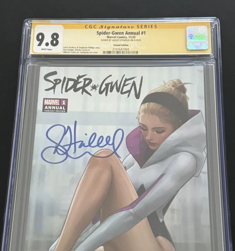 Hailee Steinfeld — HAILEE STEINFELD SIGNED SPIDER-GWEN ANNUAL #1 COMIC CGC 9.8 2, image 2