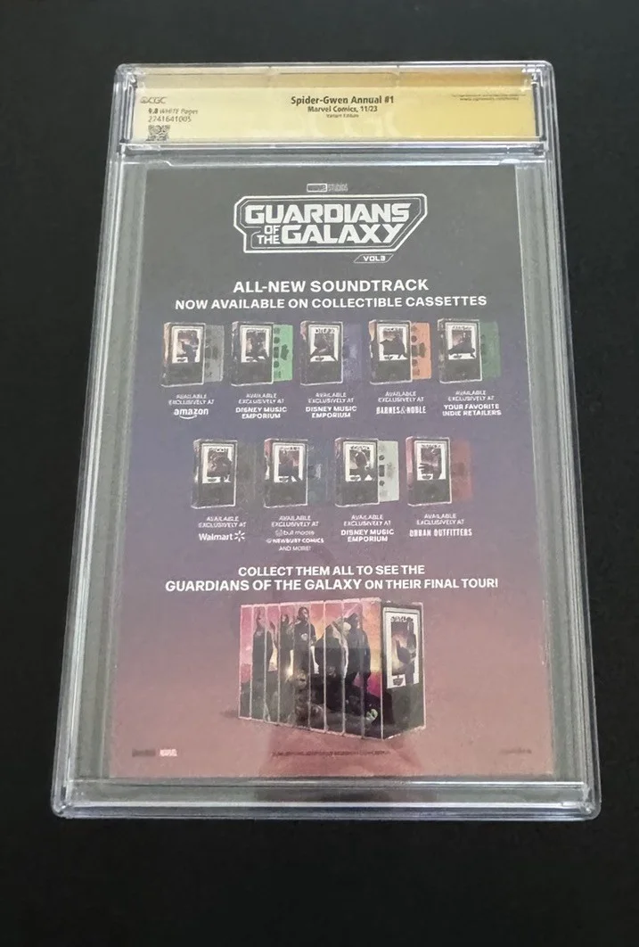 Hailee Steinfeld — HAILEE STEINFELD SIGNED SPIDER-GWEN ANNUAL #1 COMIC CGC 9.8, image 3