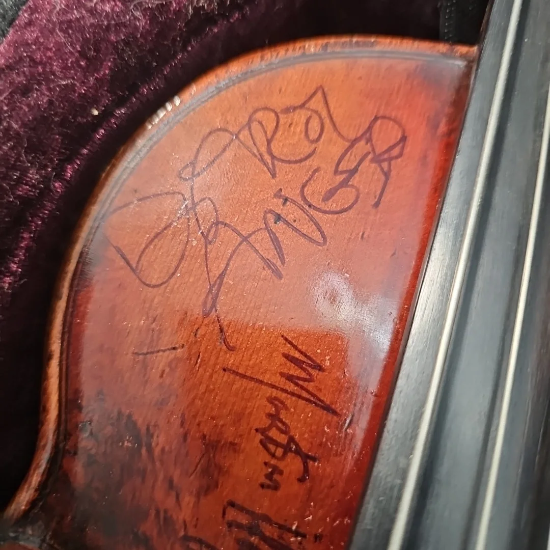 Autographed Fidler By 7 Known Artists, No Rod. Sean Keane,Mark O'Connor & Others, изображение 4
