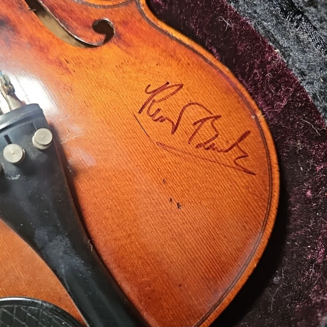 Autographed Fidler By 7 Known Artists, No Rod. Sean Keane,Mark O'Connor & Others, изображение 5