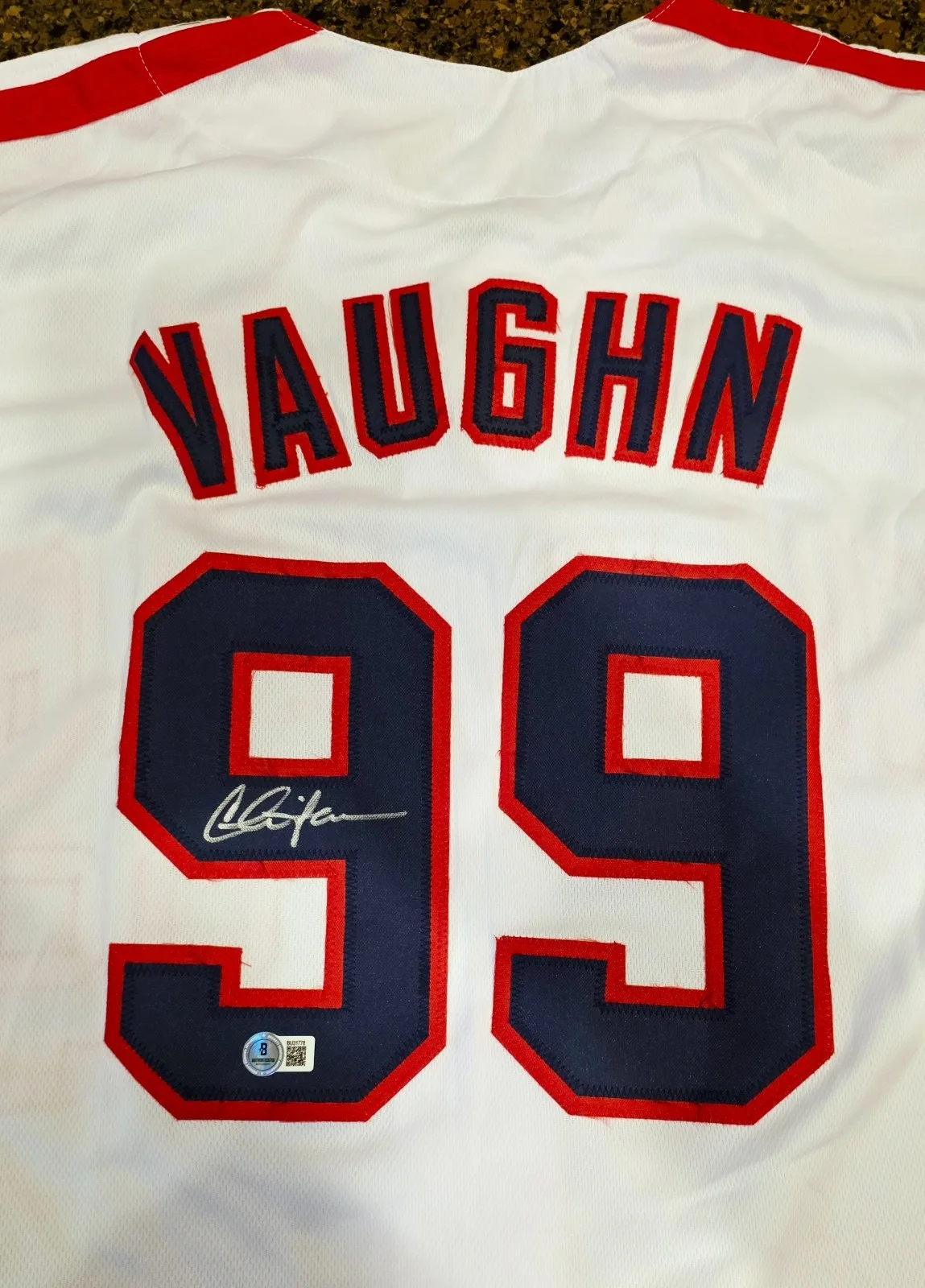Charlie Sheen — Charlie Sheen as Rickie Vaughn "Wild Thing" Signed Jersey XL JSA COA, изображение 5