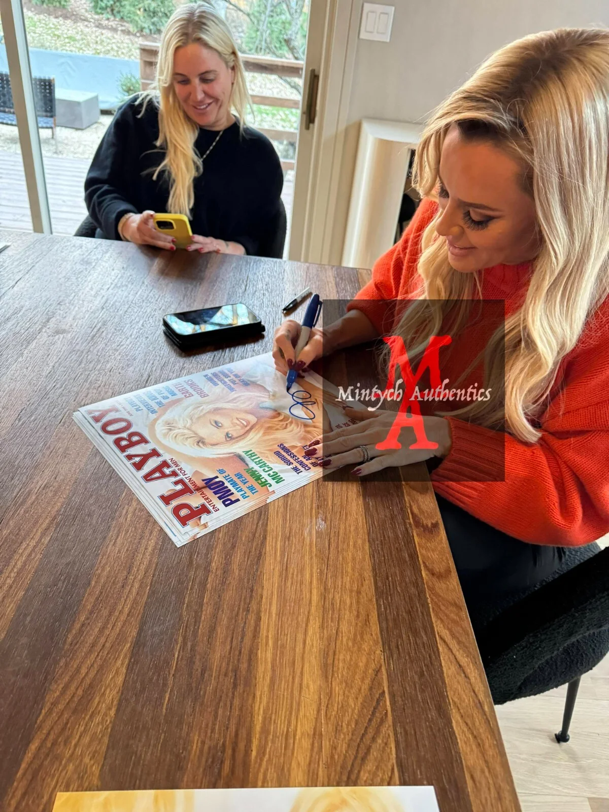 Jenny McCarthy — Jenny McCarthy autographed signed 8x10 photo Baseketball Beckett COA, изображение 3