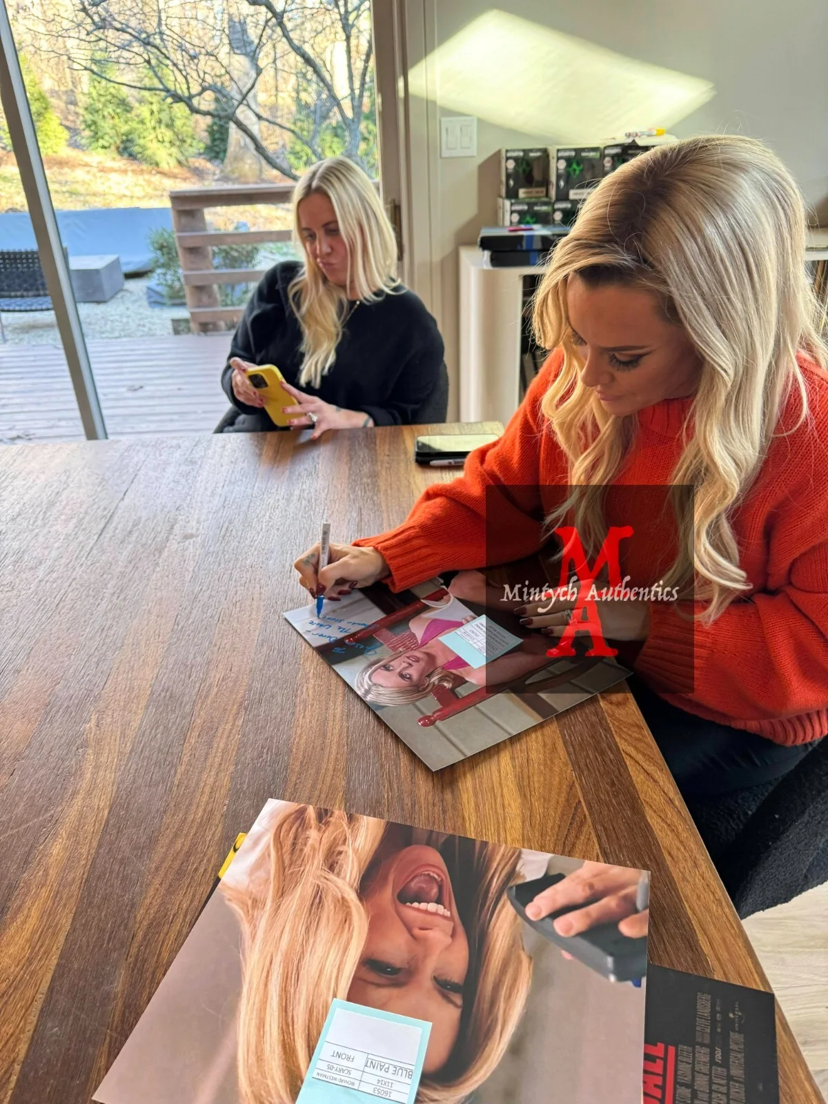 Jenny McCarthy — Jenny McCarthy autographed signed 8x10 photo Baseketball Beckett COA, изображение 4