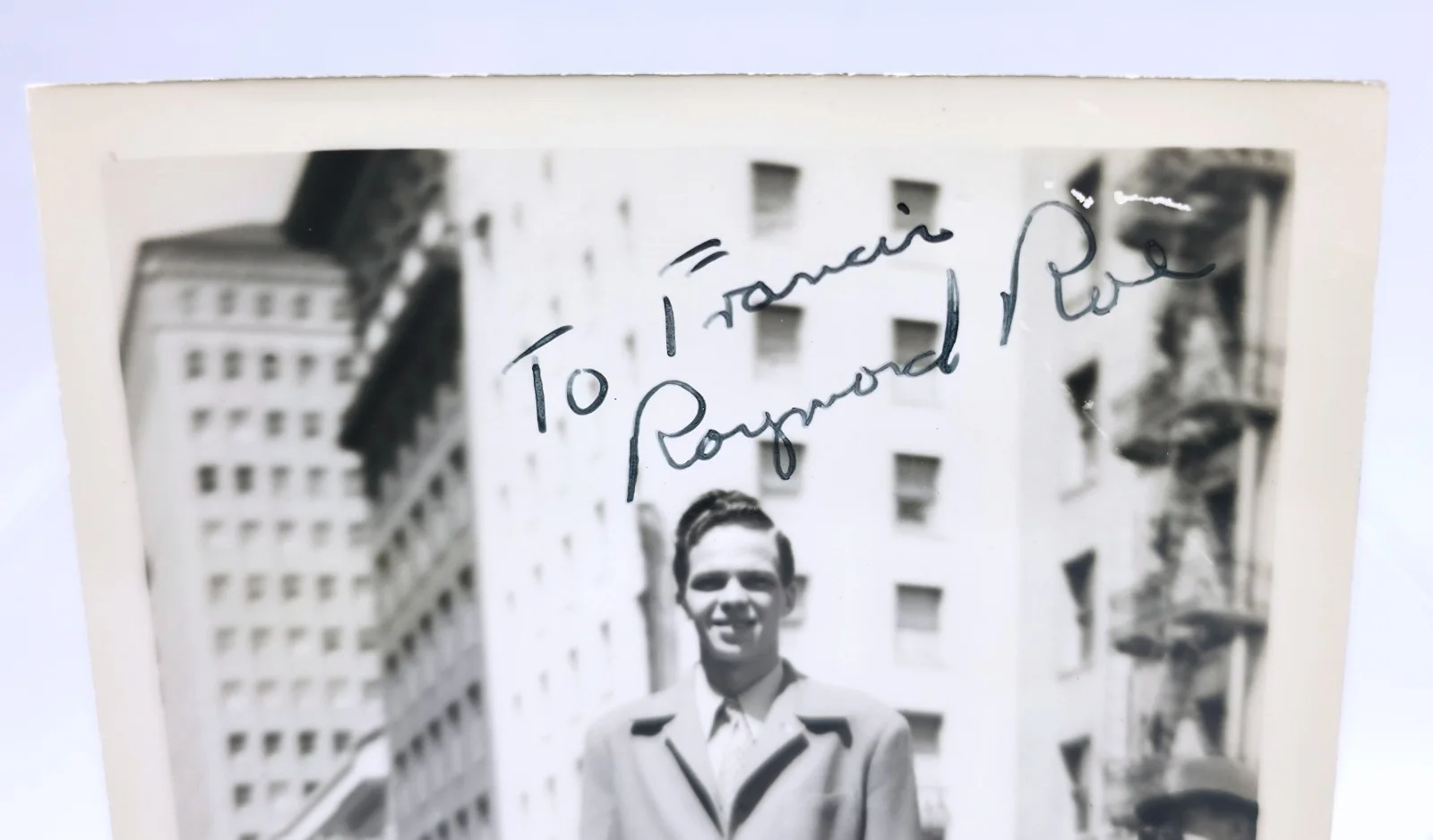 Raymond Roe — 1950s B&W Hand Signed Photo Autograph Raymond Roe The Major and the Minor, изображение 2
