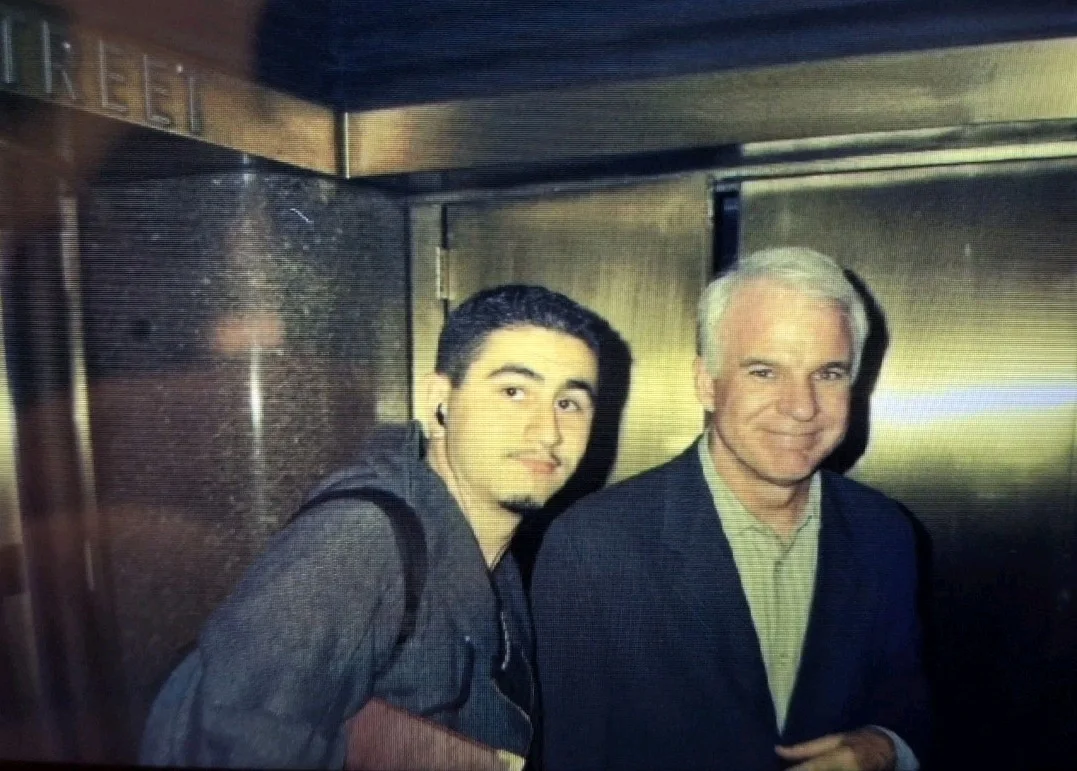 Steve Martin — STEVE MARTIN - SIGNED 8x10 Black & White Photo - THE JERK - SNL - W/PROOF, изображение 3
