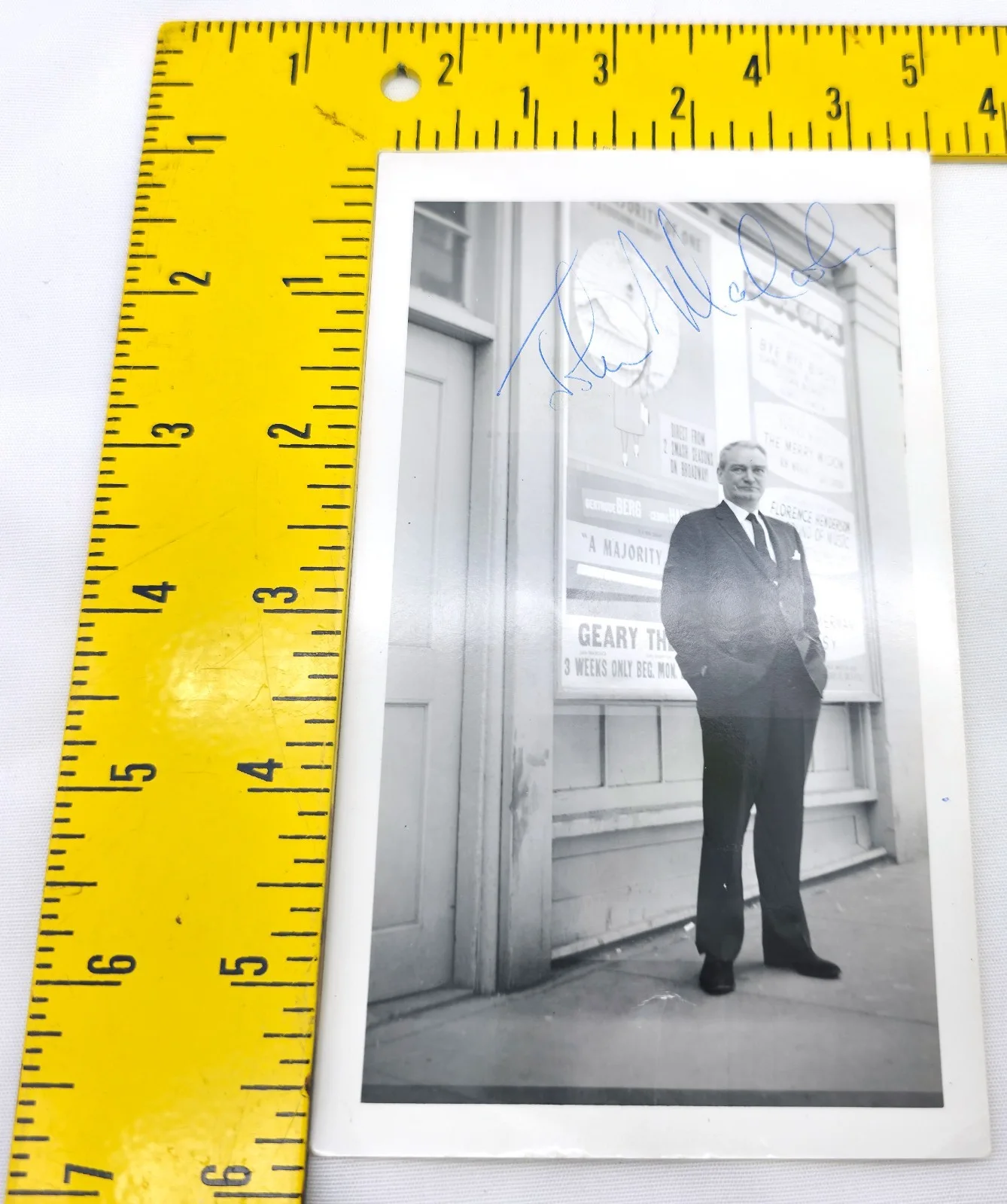 John Malcolm — Vintage 1950s Hand Signed Candid Photo Autograph John Malcolm A Majority of One, изображение 4