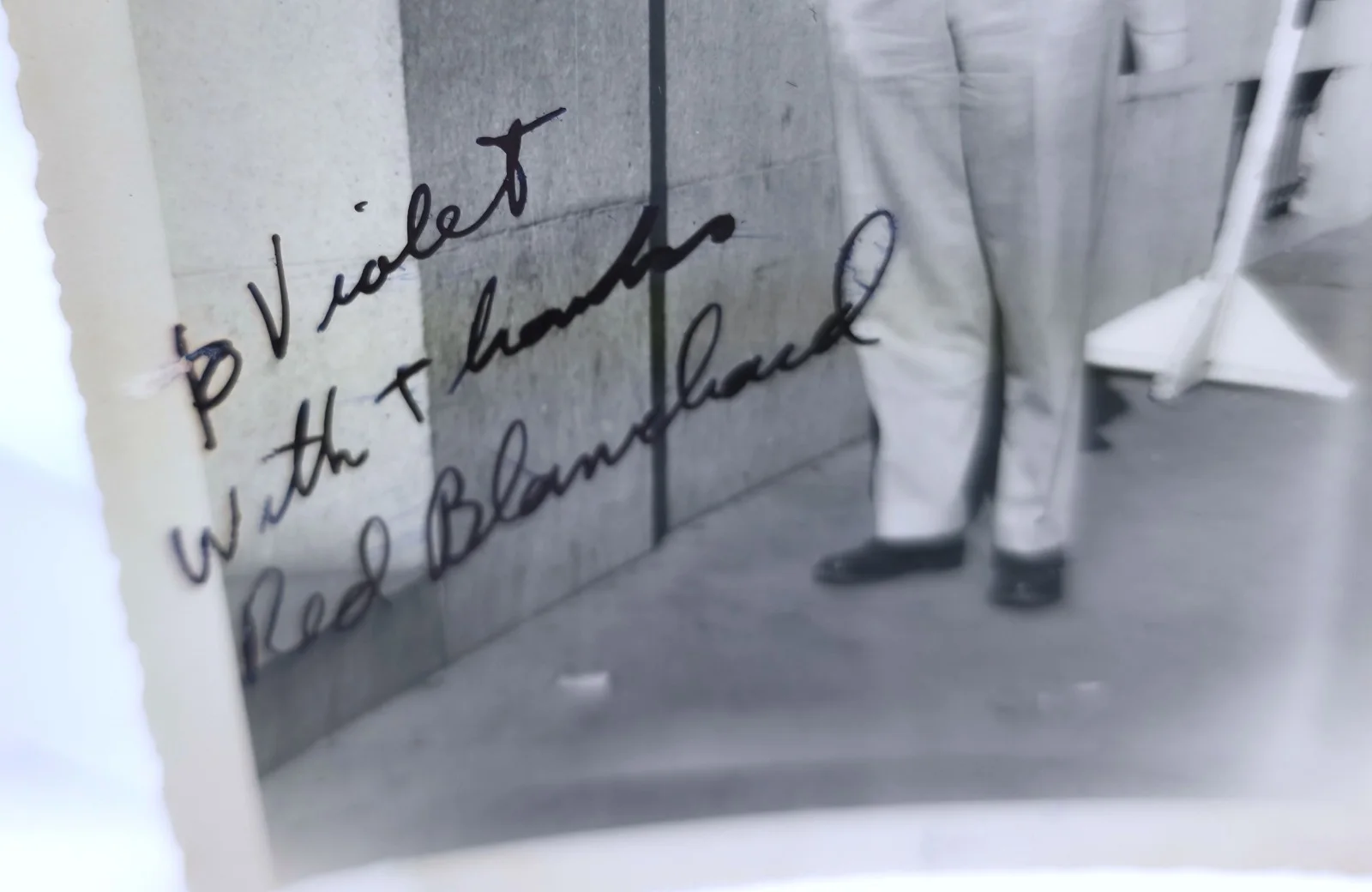 Vintage 1950s B&W Hand Signed Candid Photo Autograph Red Blanchard, image 2