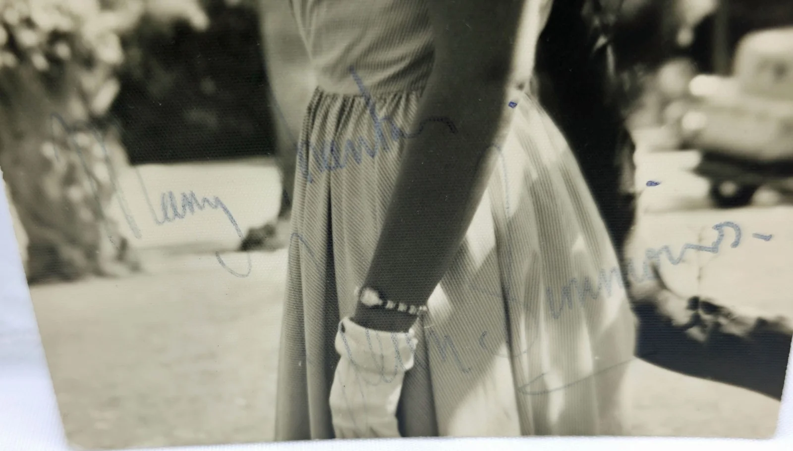Jean Simmons — Vintage Black & White Hand Signed Photo Autograph Jean Simmons #2, image 2