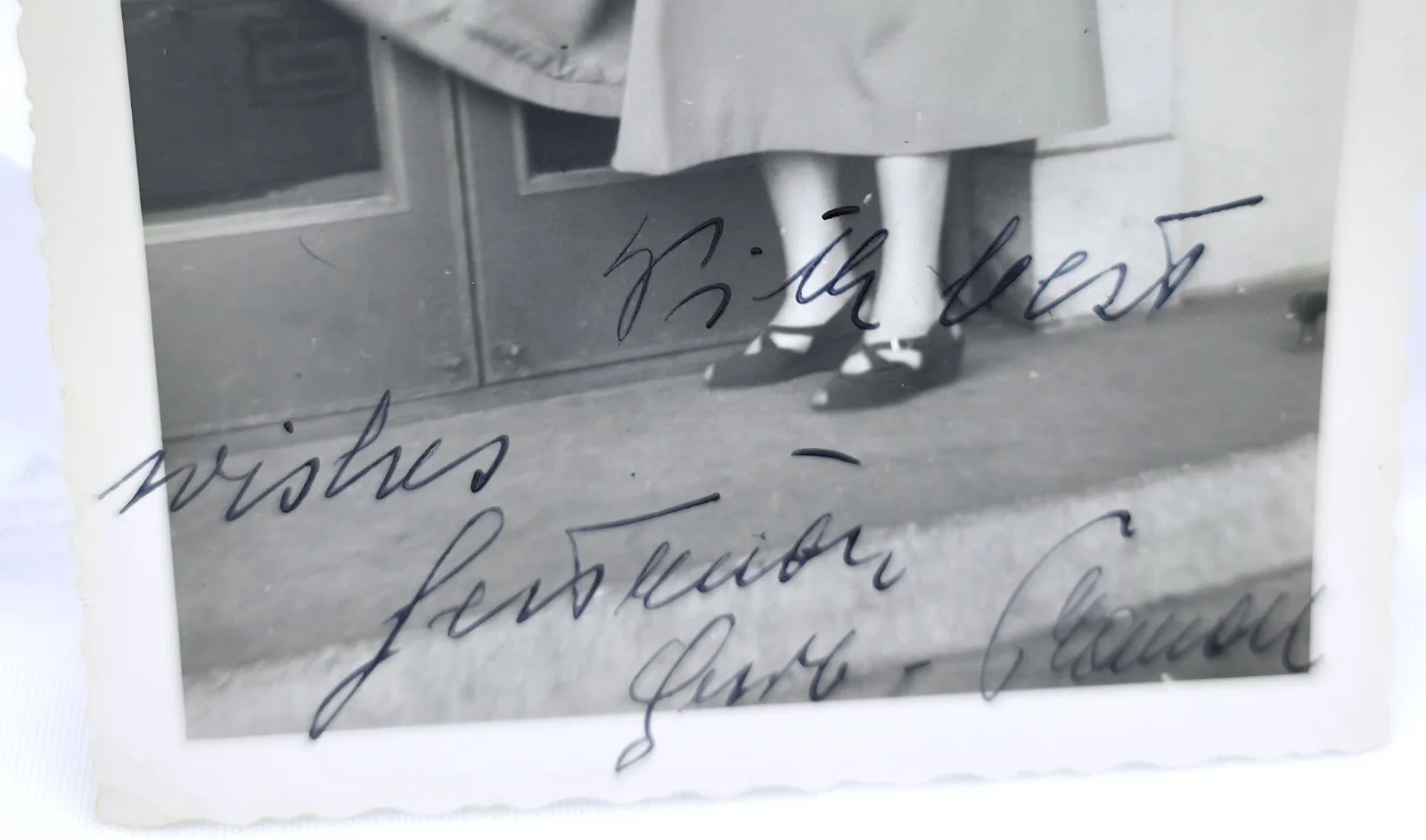 Holly — Vintage 1950s B&W Hand Signed Candid Photo Autograph Unidentified @ Stage Door, изображение 2