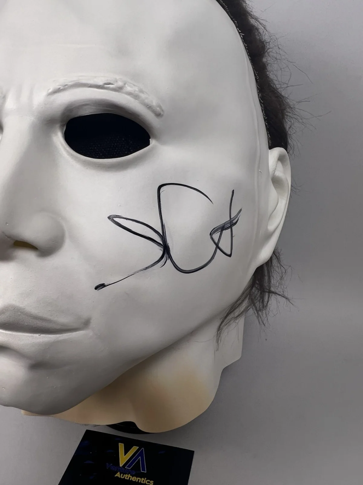 John Carpenter, Nick Castle — John Carpenter + Nick Castle Signed Halloween Michael Myers Mask w/ JSA WITNESS, изображение 2