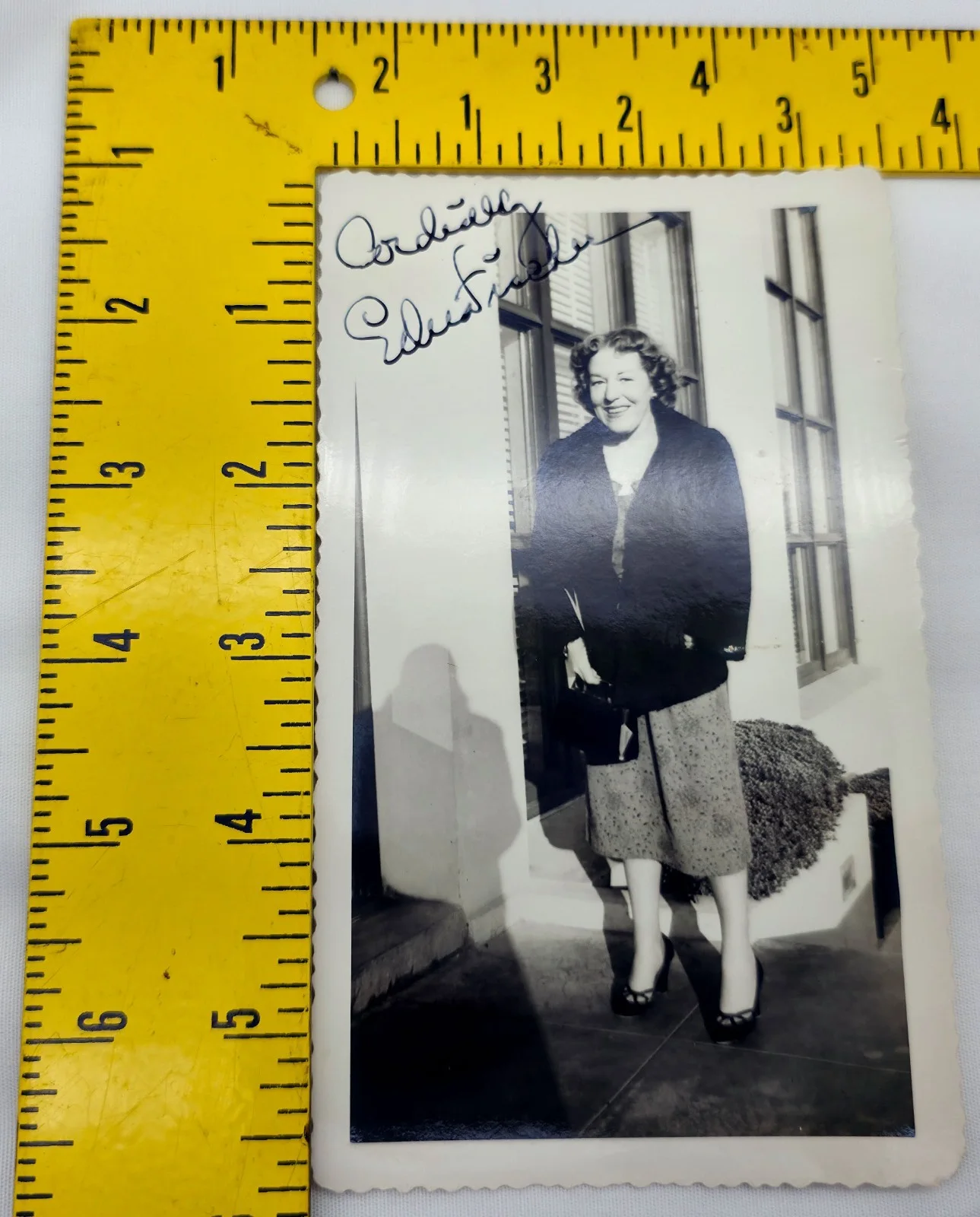 Edna Fielder — Vintage 1950s B&W Hand Signed Candid Photo Autograph Edna Fielder, image 4