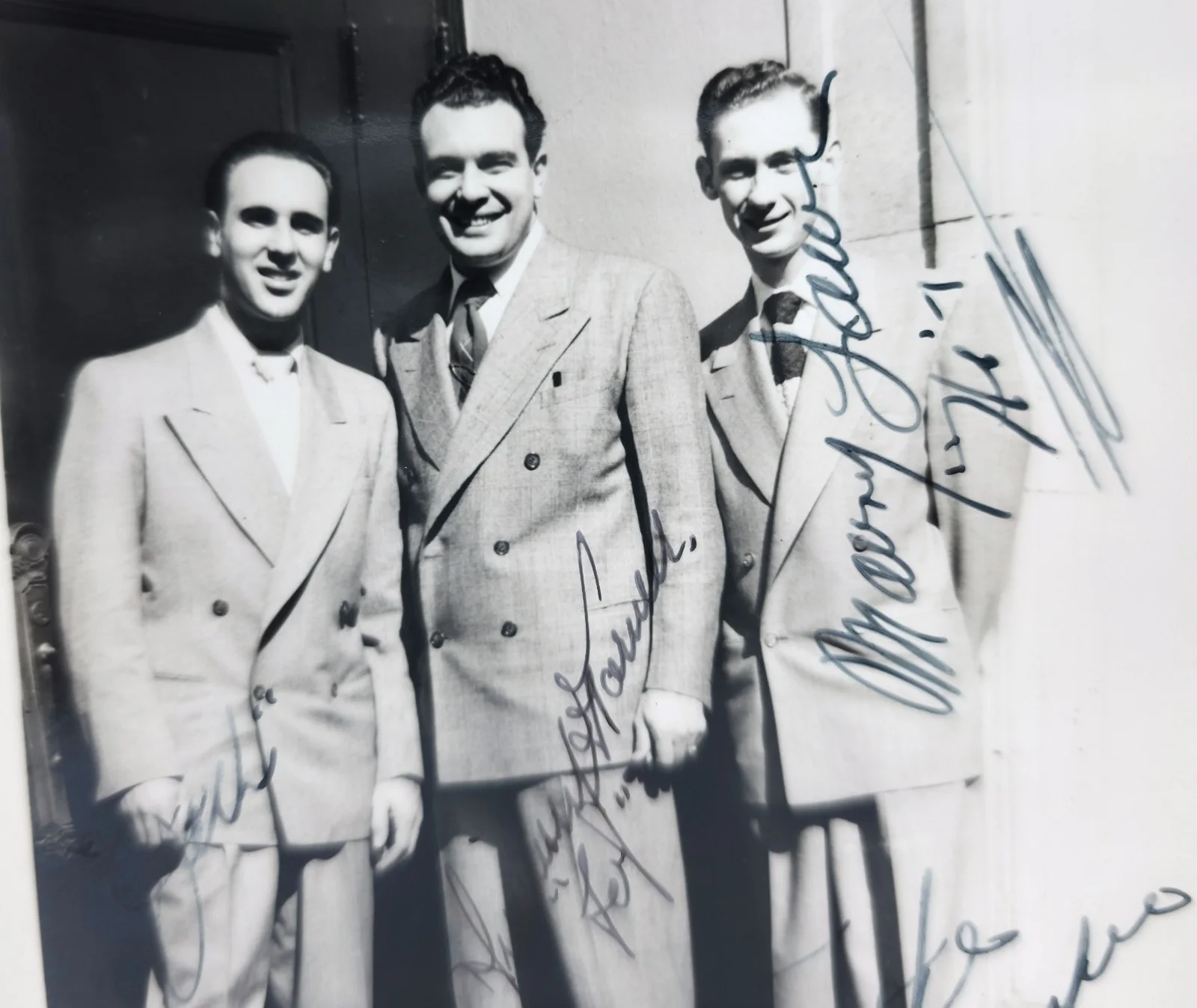 Vintage 1950s B&W Hand Signed Candid Photo Autograph Hi Low Jack and the Dame, изображение 2