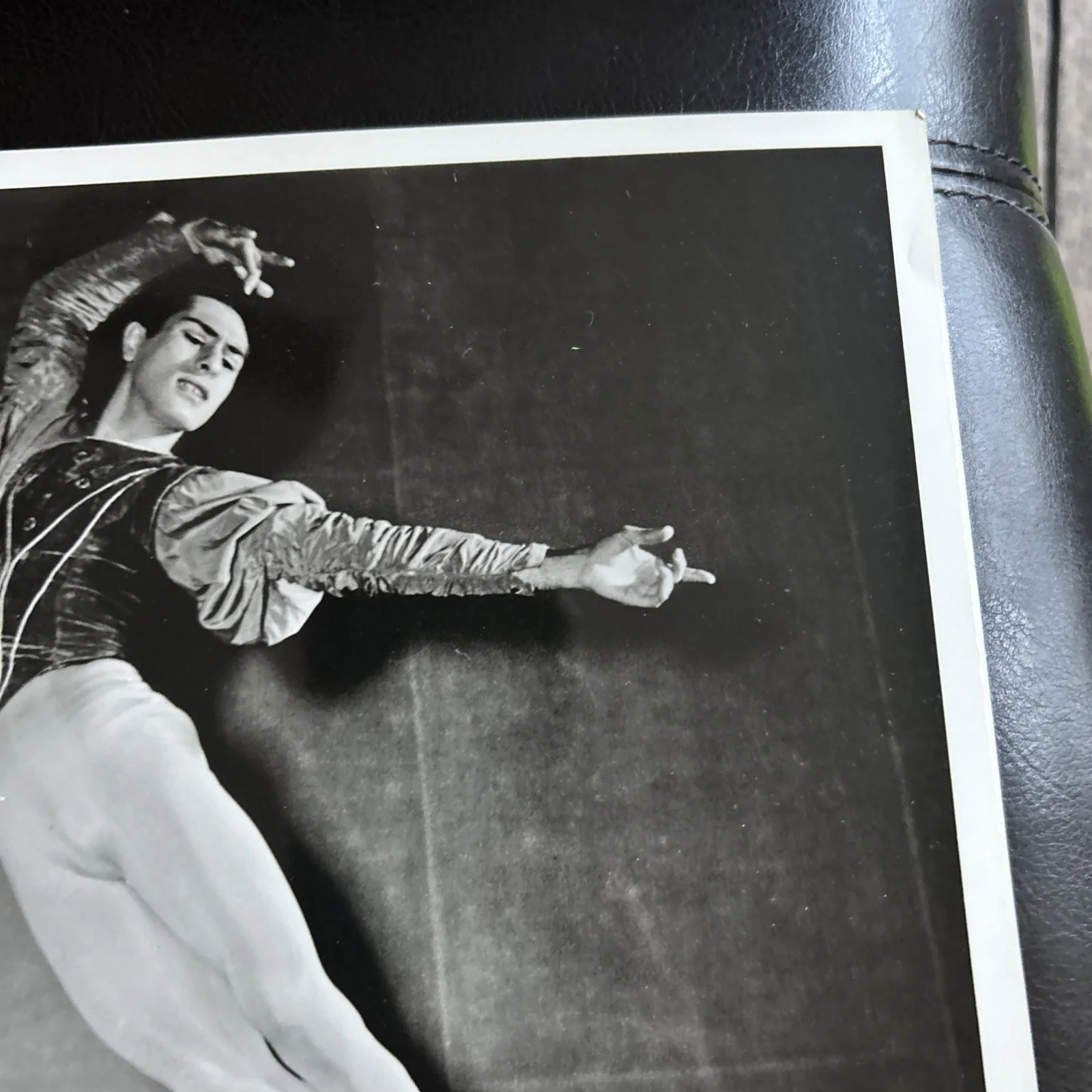 Original Press Studio Photo Signed Leon Danielian American Dancer T551, image 3