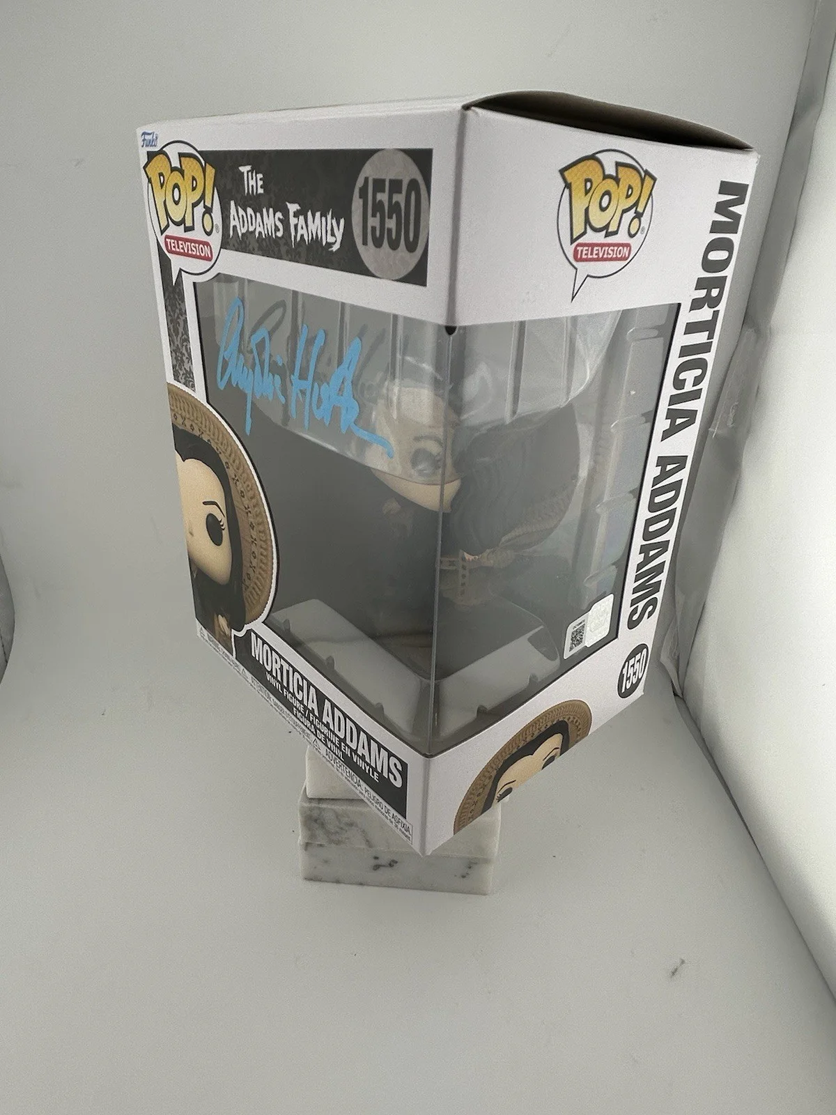 Angelica Huston — Angelica Huston Signed Morticia Addams # 1550 Jumbo Funko Pop Figure OCCM COA, изображение 3