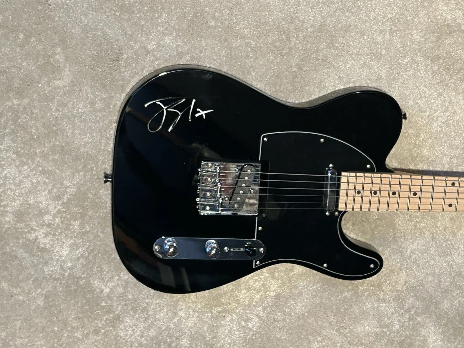 Joanne Shaw Taylor Signed Guitar Autographed, image 2