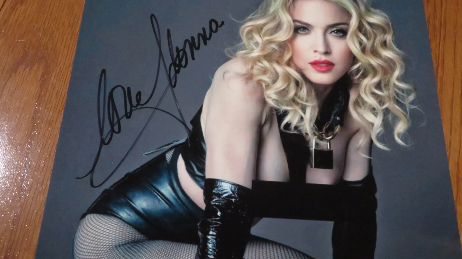 Madonna Autographed Hand Signed 8x10 Photo, image 3
