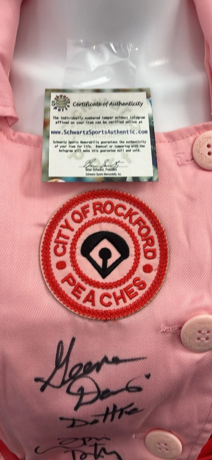 Geena Davis, Rosie Odonnall, More — A League of Their Own Signed Rockford Peach Uniform (11 Signatures), изображение 4