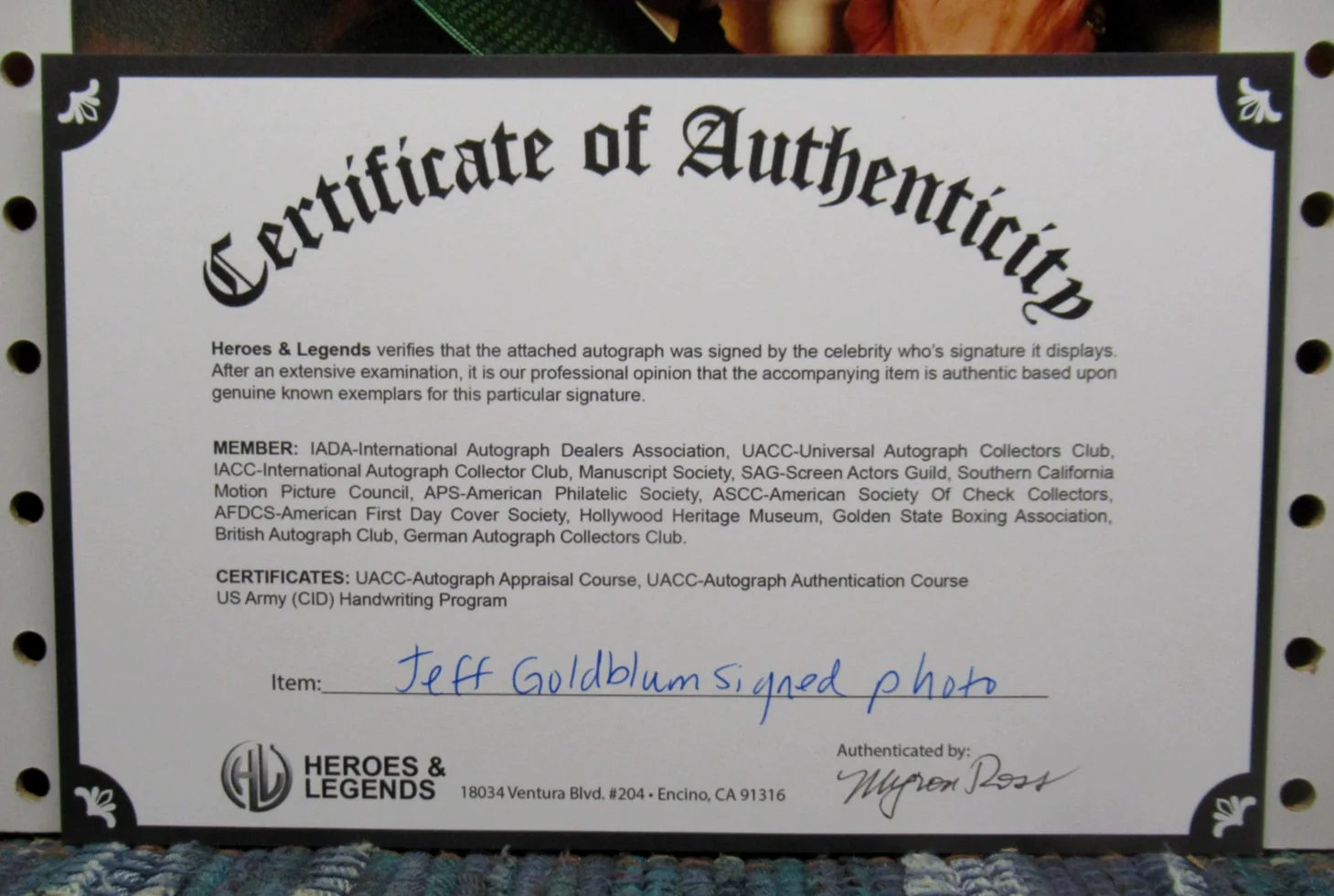 JEFF GOLDBLUM — WICKED'S JEFF GOLDBLUM THE WIZARD AUTOGRAPHED 8x10 PHOTO - W/COA, AND SLEEVE, изображение 4