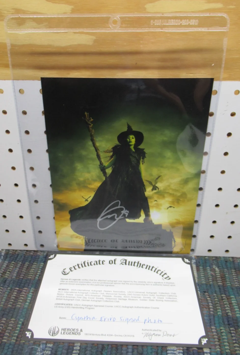 CYNTHIA ERIVO — WICKED'S CYTHIA ERIVO - WICKED WITCH AUTOGRAPHED 8x10 PHOTO - W/COA, AND SLEEVE, изображение 5