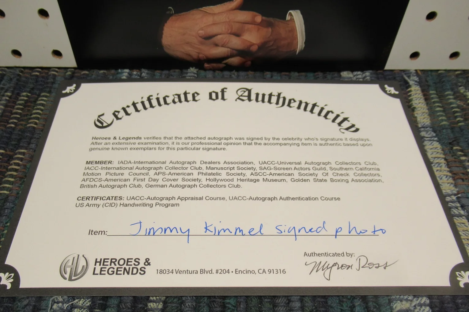 JIMMY KIMMEL — JIMMY KIMMEL LATE NIGHT TV HOST AUTOGRAPHED 8x10 PHOTO - W/COA, AND SLEEVE, изображение 3