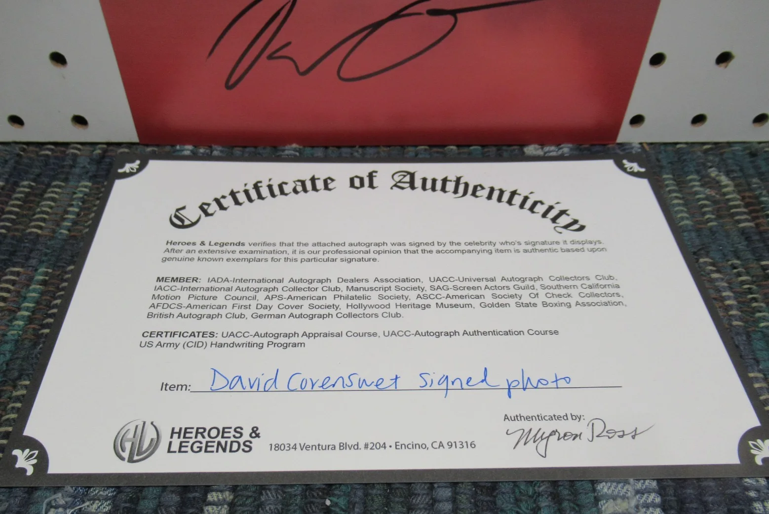 DAVID CORENSWET — SUPERMAN 2025 DAVID CORENSWET AUTOGRAPHED 8x10 PHOTO - W/COA, AND SLEEVE, image 3