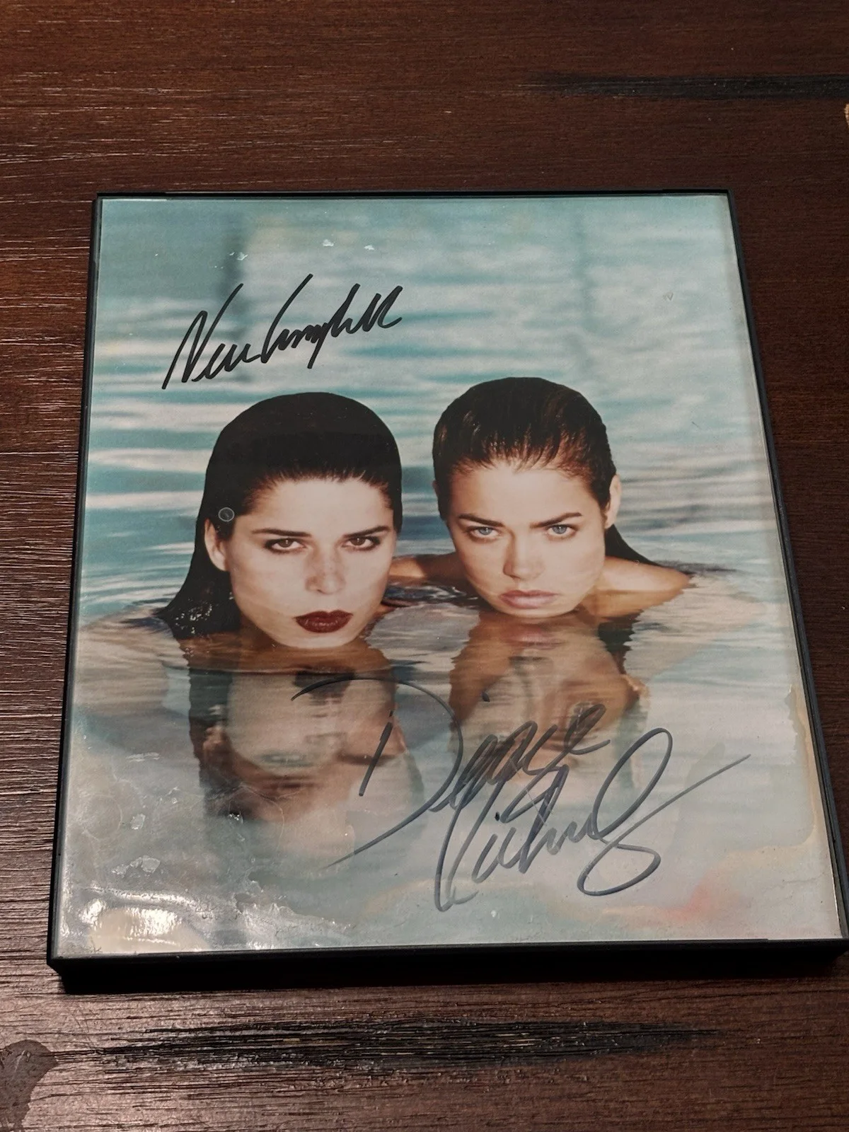 DENISE RICHARDS & NEVE CAMPBELL — DENISE RICHARDS NEVE CAMPBELL SIGNED AUTOGRAPH WILD THINGS 8X10 PHOTO BECKETT
