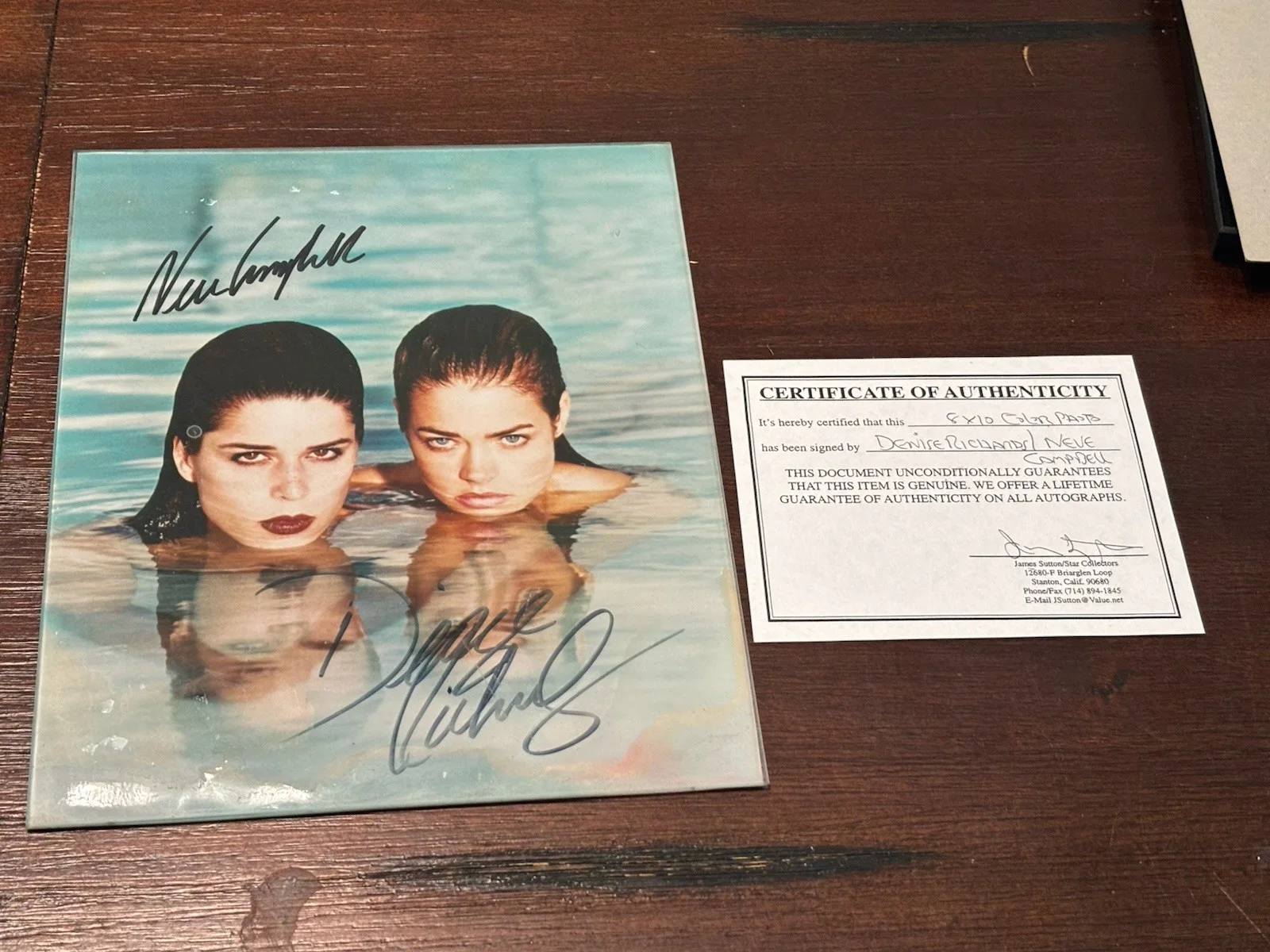 DENISE RICHARDS, NEVE CAMPBELL — DENISE RICHARDS NEVE CAMPBELL SIGNED AUTOGRAPH WILD THINGS 8X10 PHOTO BECKETT, image 2