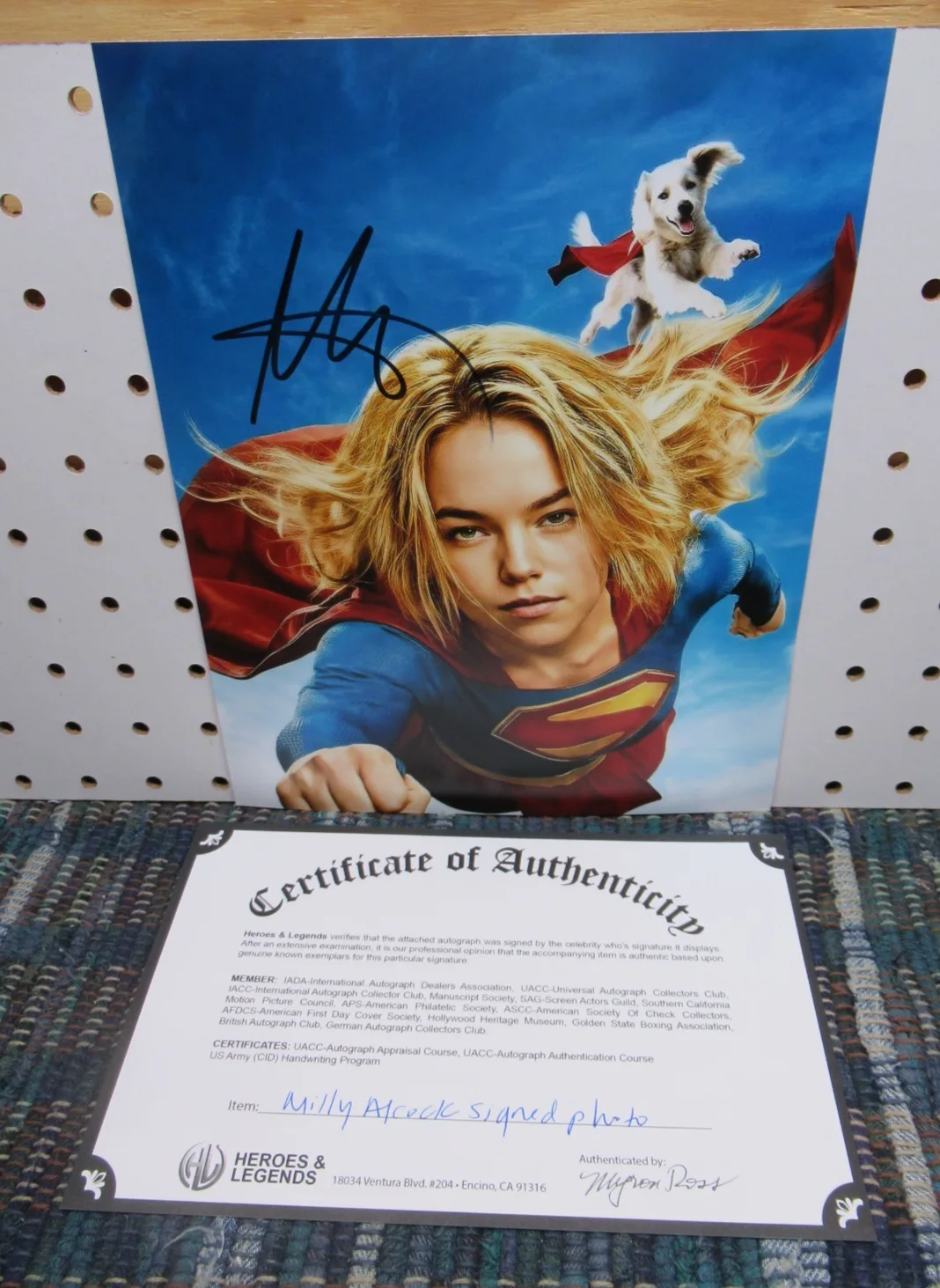 MILLY ALCOCK — SUPERGIRL AND KRYTO - MILLY ALCOCK AUTOGRAPHED 8x10 PHOTO - W/COA, AND SLEEVE, изображение 3